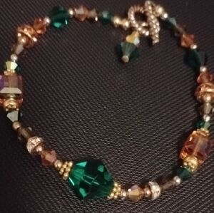 Vintage Emerald and Gold Crystal Beaded Bracelet